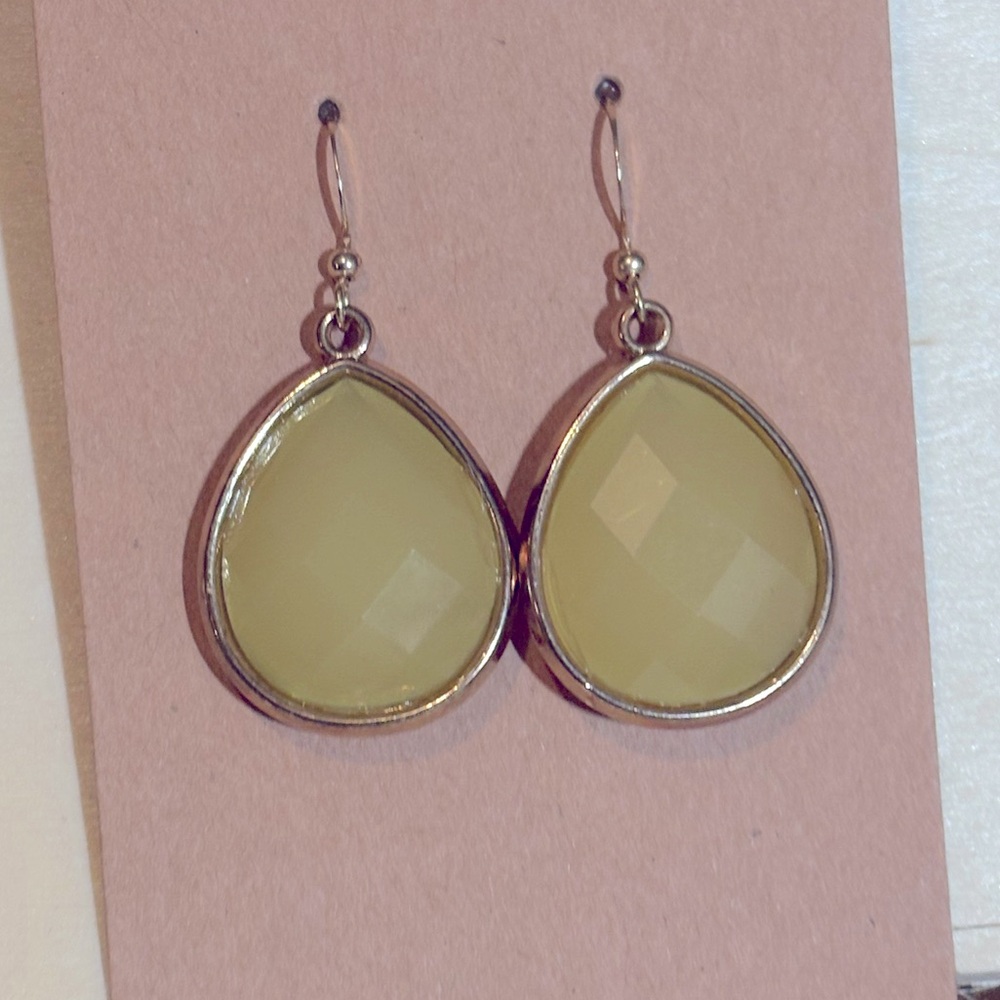 Green/gold pendant earrings w/ fishhook posts.